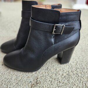 Vionic Alison Black Leather Strap Heeled Ankle Boot. Women's Size 11. 3" Heel